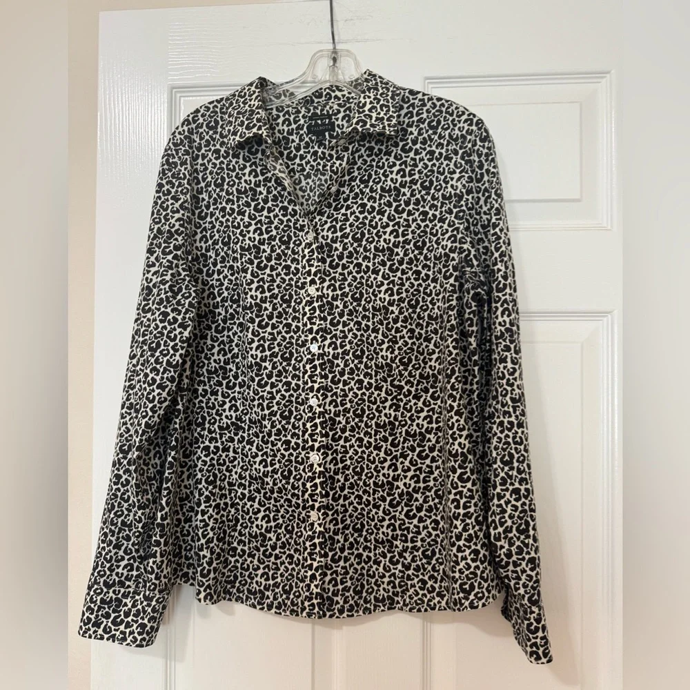 Talbots Women’s L/S Button Up Shirt Leopard Print Wrinkle Resistant Size 14